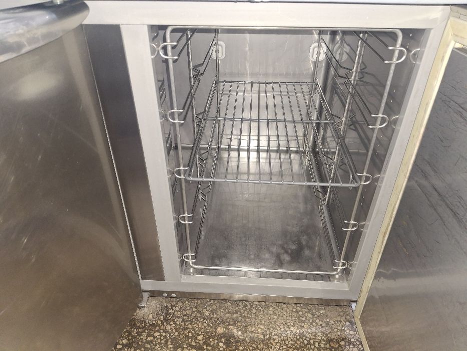 Хладилна маса база за уреди electrolux