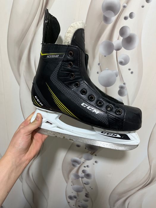 Продаю коньки ccm