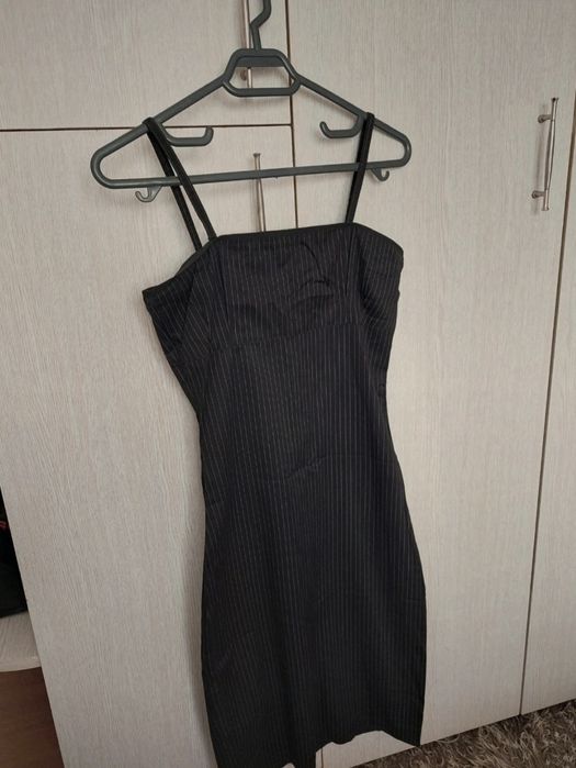 Rochie neagră office elegantă, realizată pe comandă, nepurtată