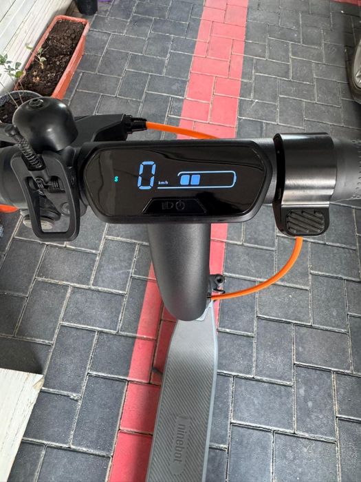 Trotineta electrica Ninebot E2 Plus