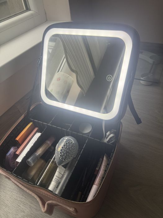 Козметичен несесер / чанта