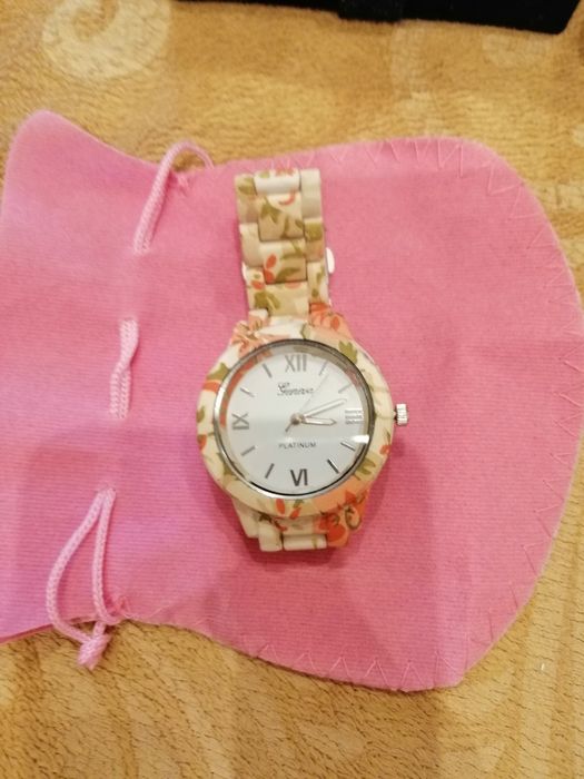 Дамски  часовник