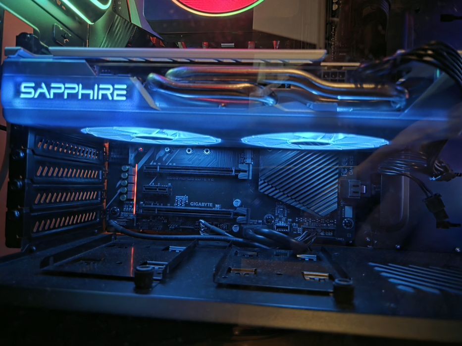 PC gaming Ryzen 5 5600gt,16ddr4,B550,ssd+hdd,nou