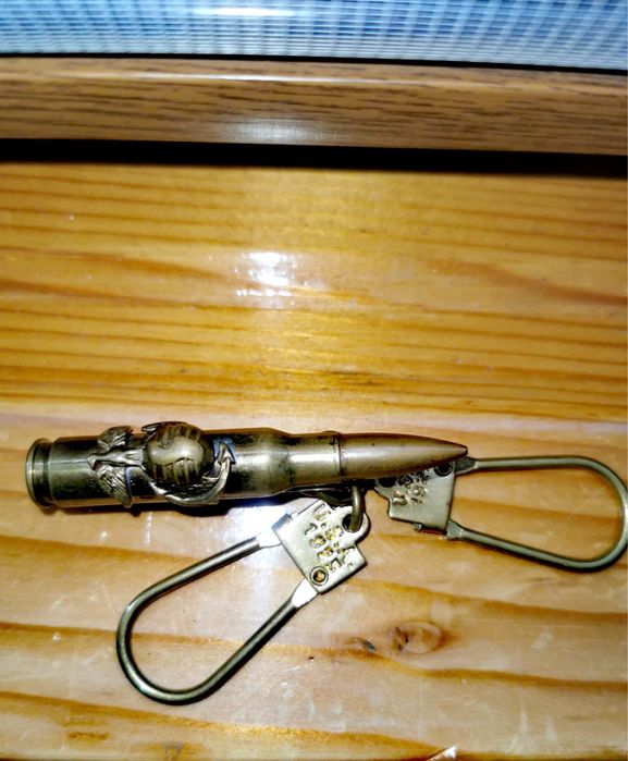 Антикварен месингов бронзов военен ключодържател фиба щипка за пари