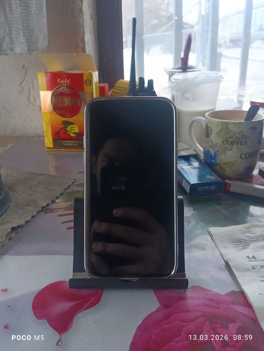 Обменяю айфон-11-64г