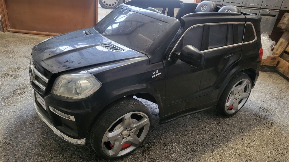 Детска акумулаторна кола