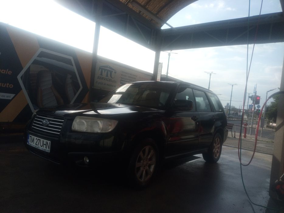 Dezmembrez Subaru Forester negru 2,0 an 2007 benzina 158 cai