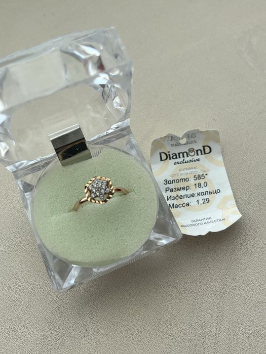 Золотое кольцо размер 18