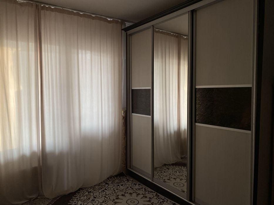 Бостандық ауданында 4 бөлмелі пәтер сатылады