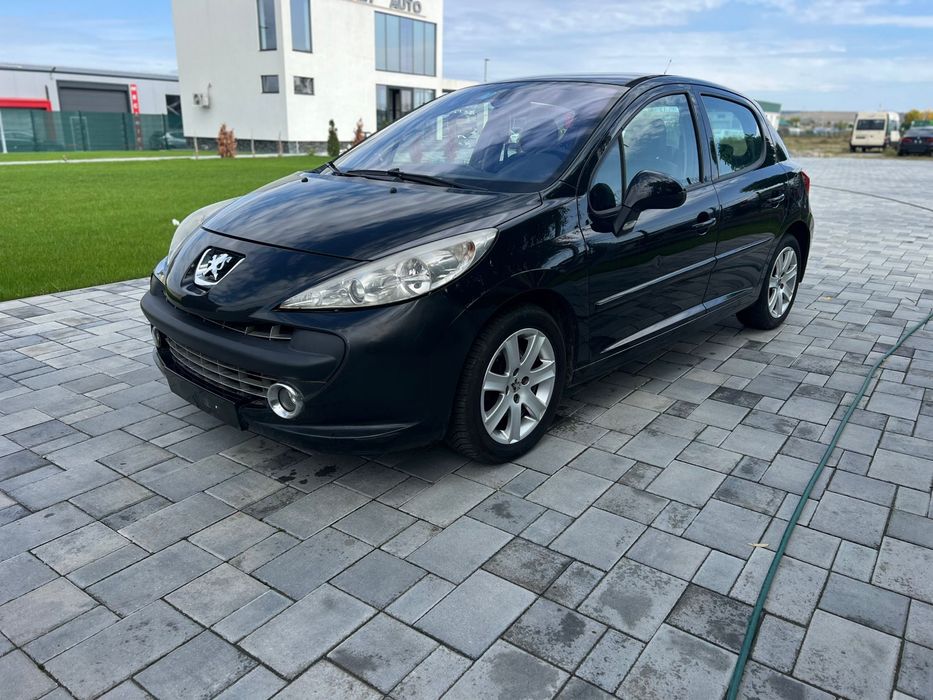 Peugeot 207 cu panoramic