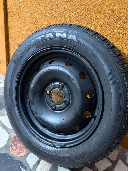 Vând roată completă