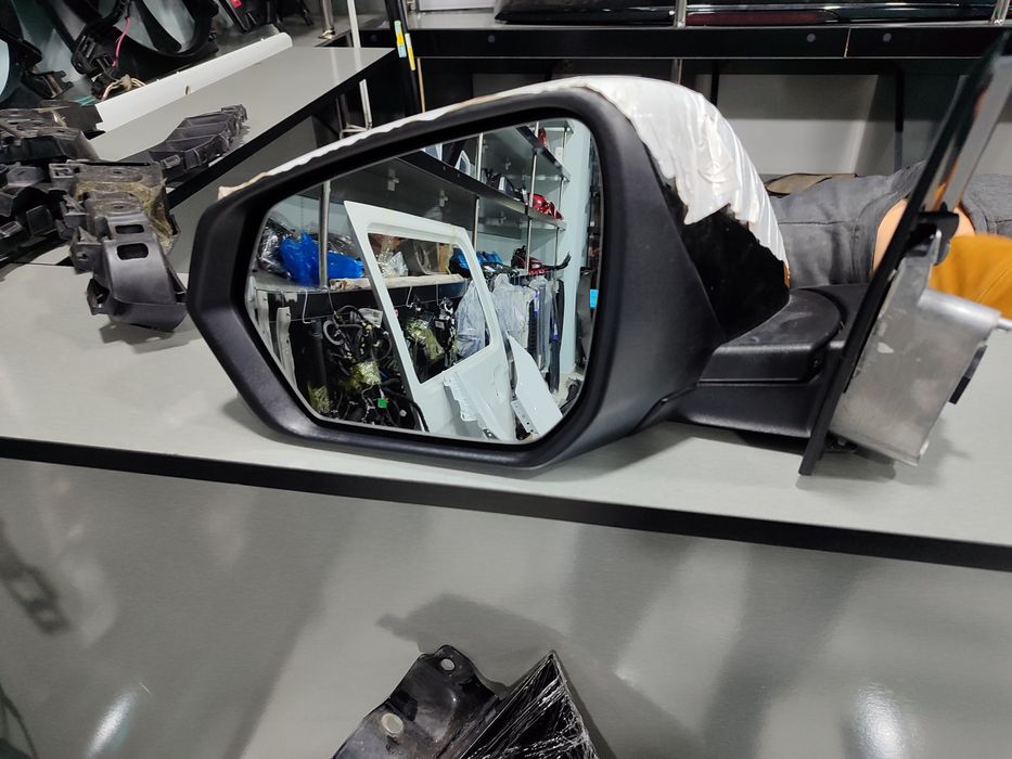 Equinox bakavoy 190$. arqa kapot oldi morda eshik