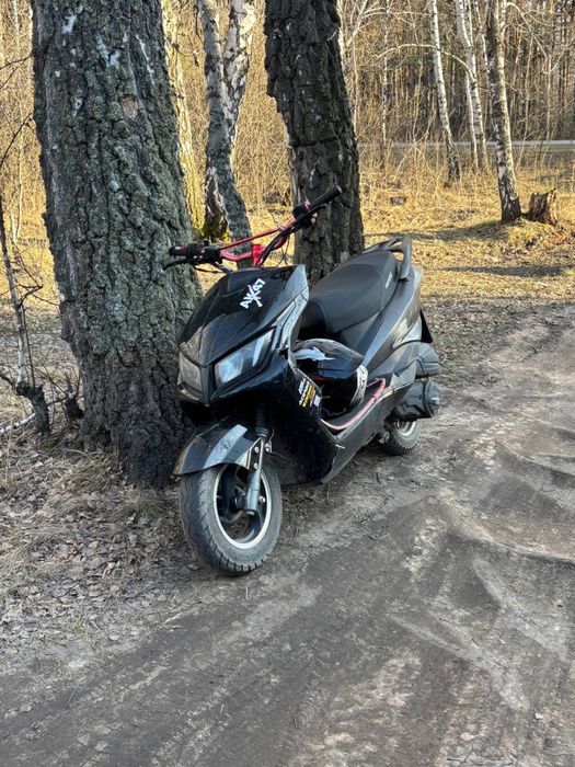 Продам скутер м8