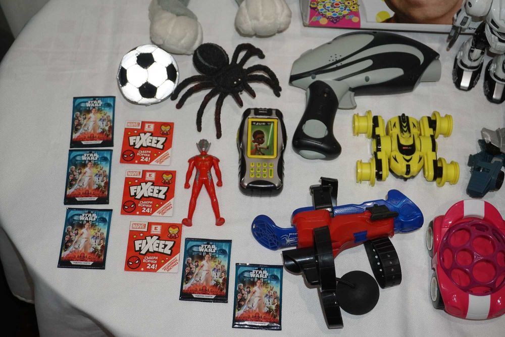 Лот от Детски играчки и Бордови игри