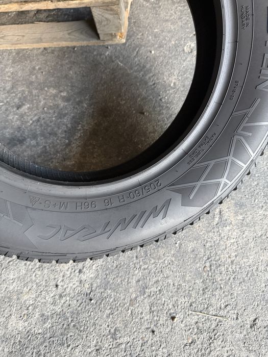 4 anvelope iarna 205/60/16 Vredestein 7-7.7 mm EXTRA LOAD!