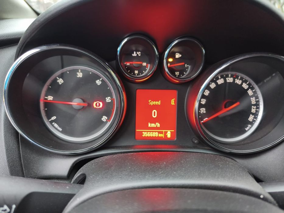 Opel Astra J 2014
