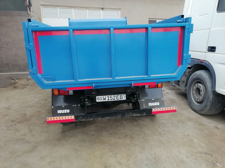 Isuzu samosval. 2008