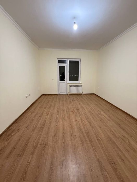 Мотрит сити Корасув 1 да 1 хона 43 квадрат уй сотилади,