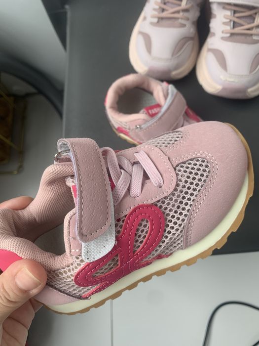 Кроссовки для девочки