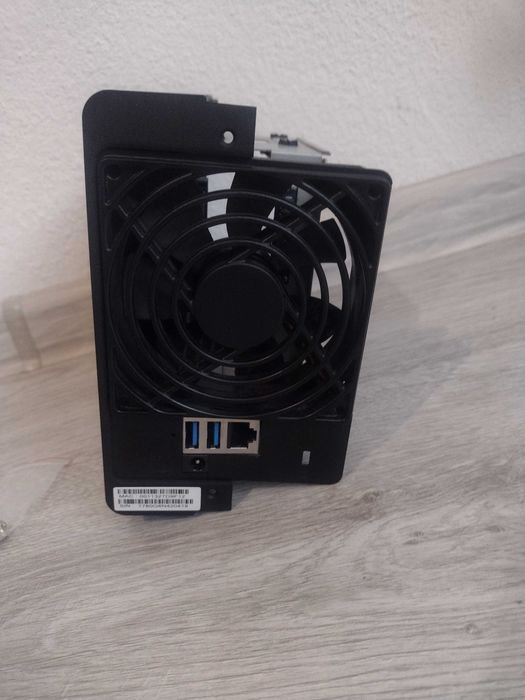 Synology DS218 play NAS server