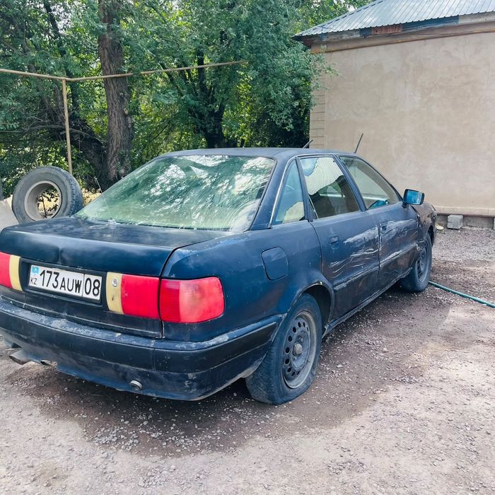 Ауди 80 Б4 1992 1,8 газ бензин