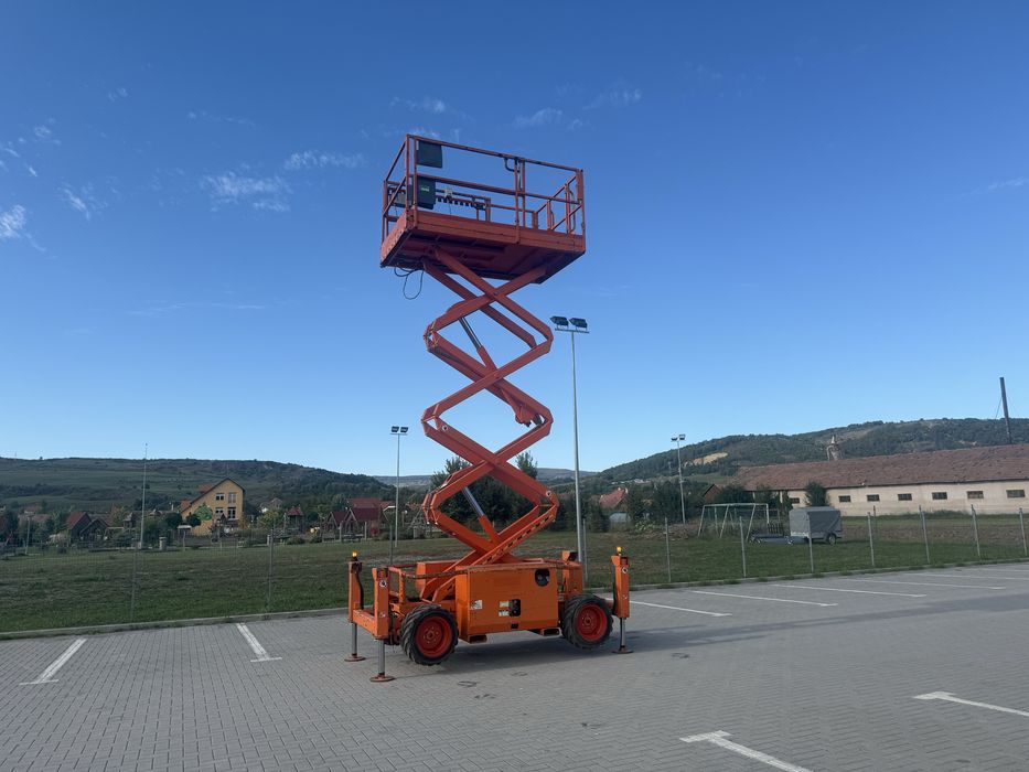 De vanzare sau da inchiriat nacela 4x4 diesel .