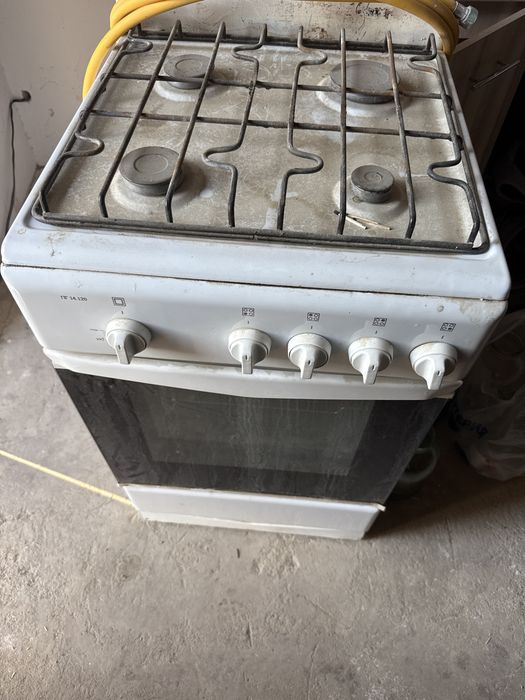 Продам газовую плиту