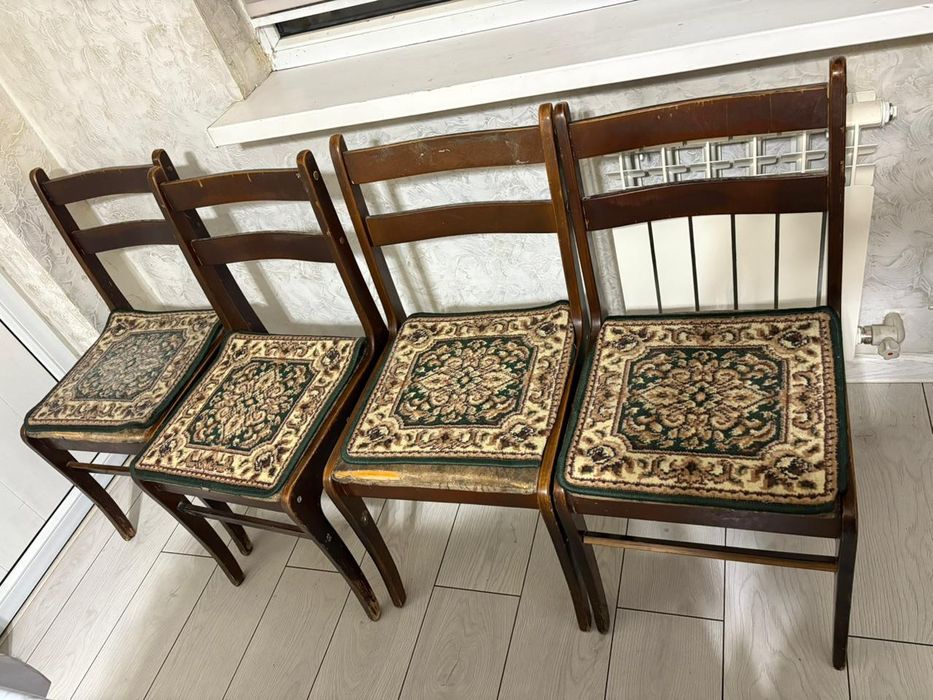 Стулья 4шт из дерева