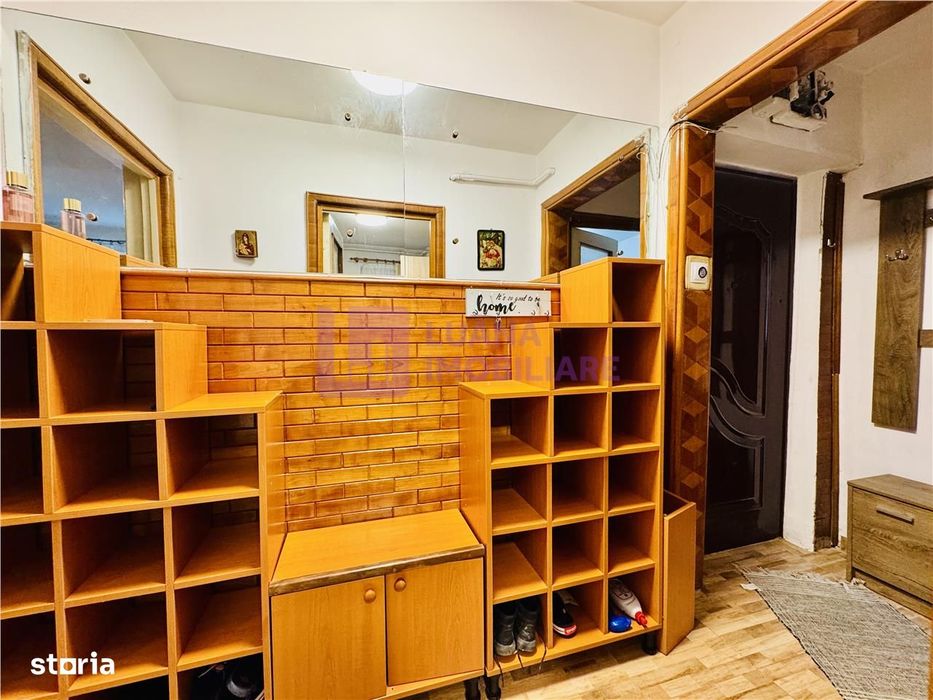 Apartament cu 3 camere de vanzare | Ciresica | etaj 1 | pivnita | vide