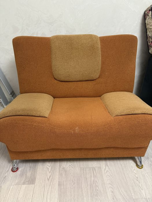 Продам диван срочно