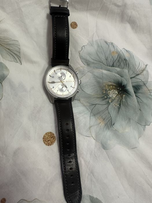 Продавам часовник