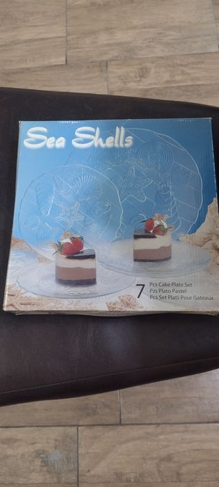 Platou din sticla + 6 farfurii pentru tort