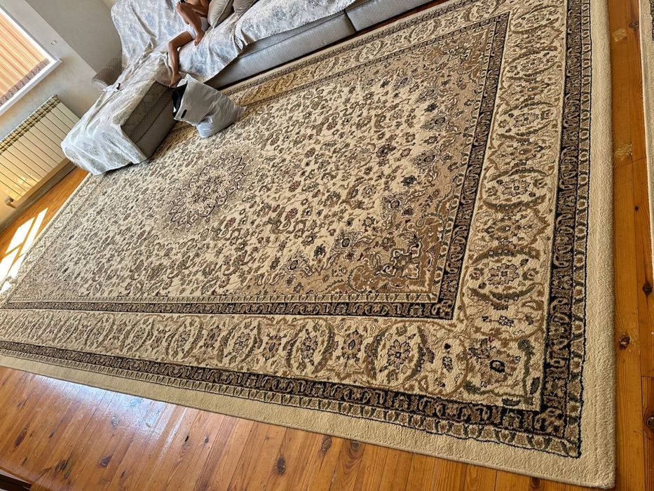 Ковер в отличном состояний