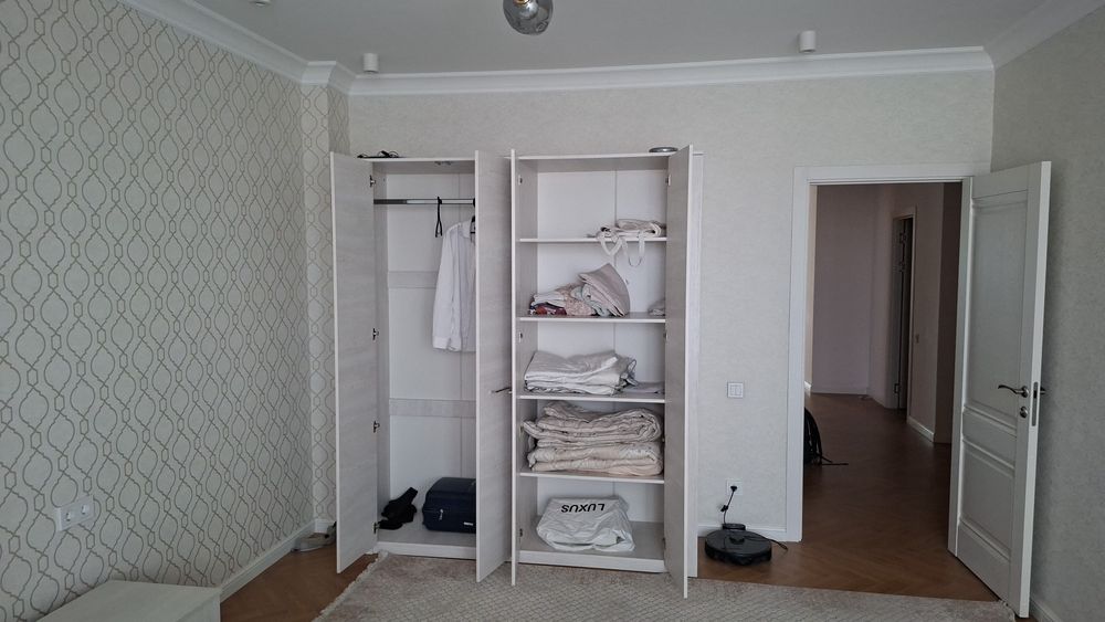Продам спальный гарнитур