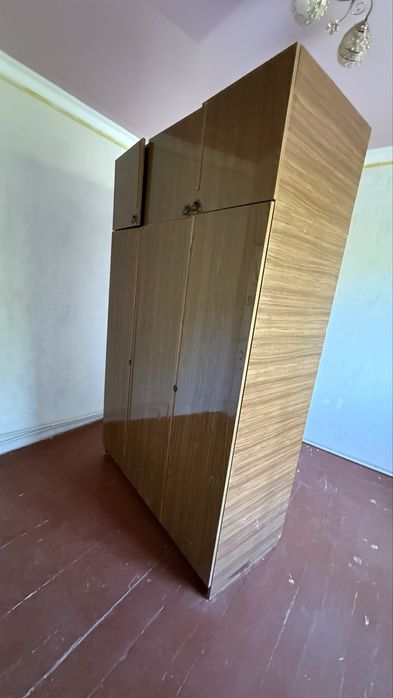 Шкаф спальный для вещи