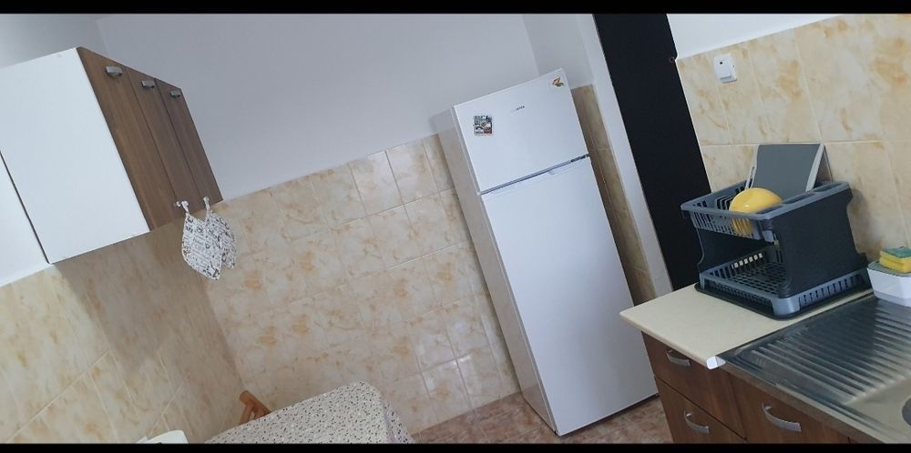 Închiriez apartament 2camere  !