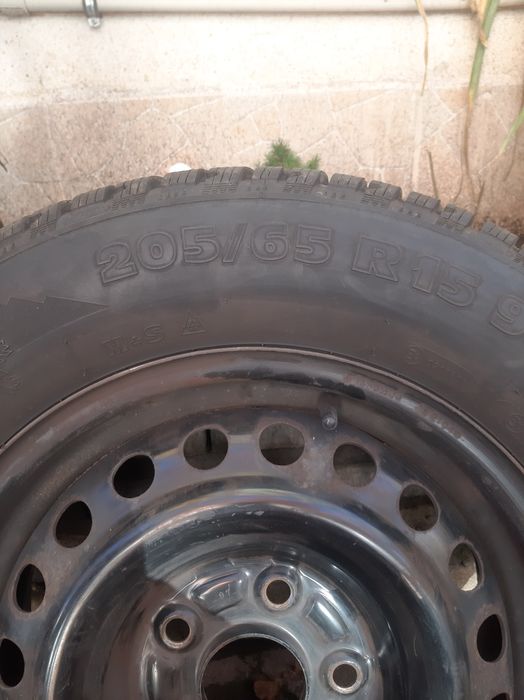 Зимни гуми 205/65R15 2024