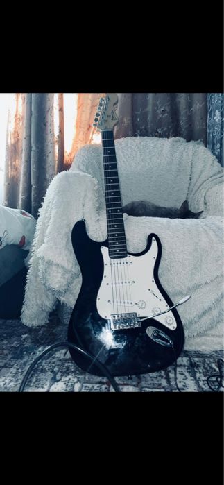 Электрогитара стратокастер