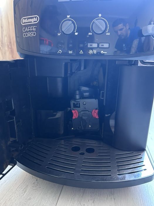 Кафе машина Delonghi Corso