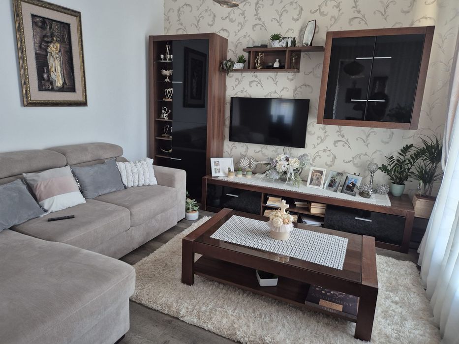 Casa de vanzare  zona Dealu Sf Petru