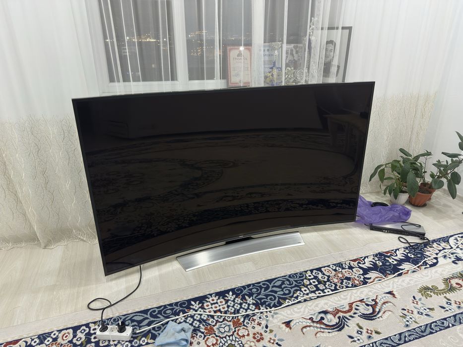 Продам телевизор Самсунг 78 диагонали