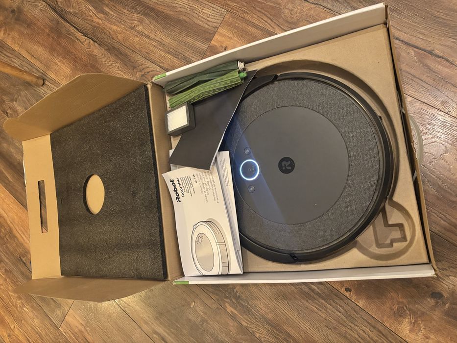 Robot aspirator Irobot Roomba I3.