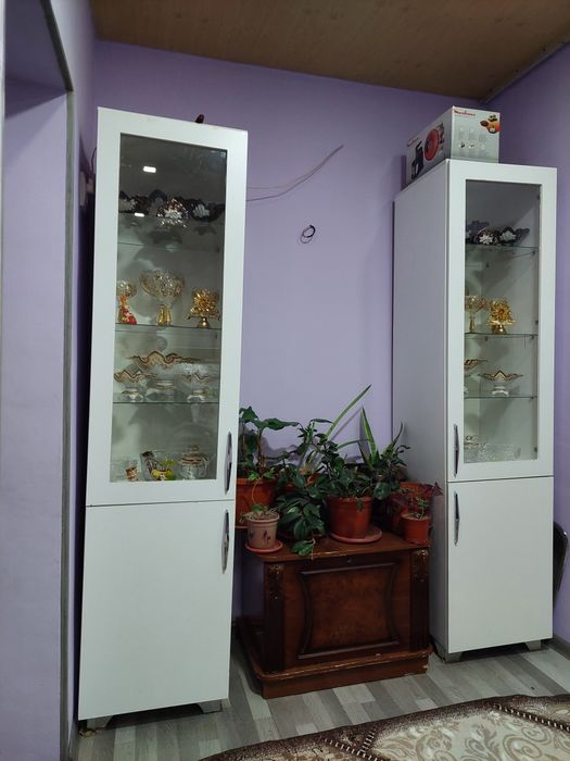 Шкаф для посуд срочно сотилади