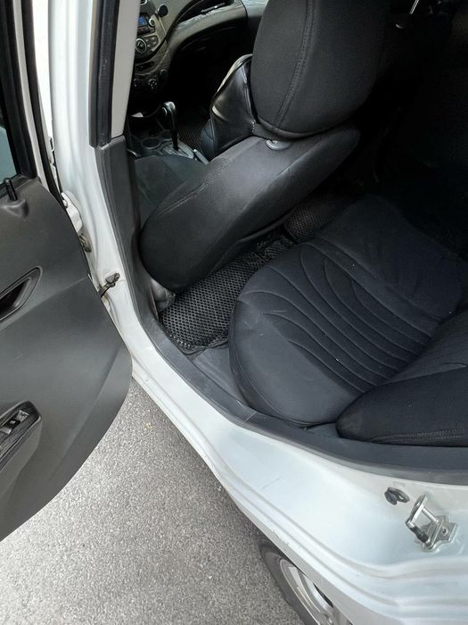 Spark avtomat Gaz sotiladi