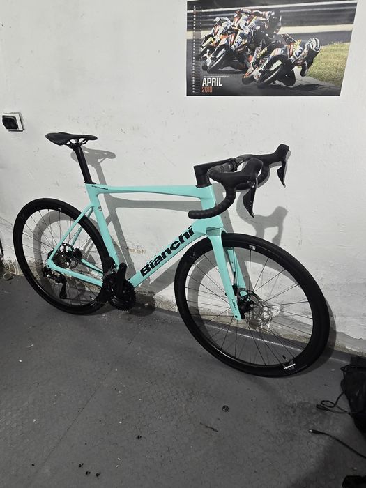 Bianchi Specialissima shimano 105 di2 шосеен велосипед