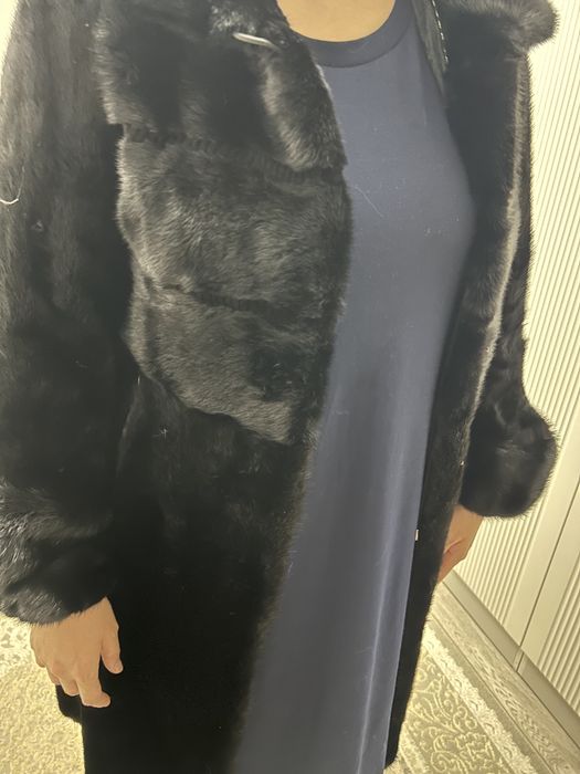 Норка шуба. Қара түсті. До колен