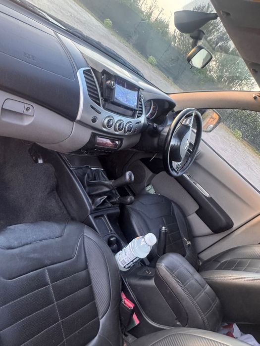 Mitsubishi l200 barbarian  gama de top an 2014 euro 5 4x4 functional mot asigurare valabile