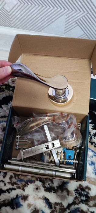 Продам межкомнатные ручки комплекты новые