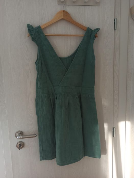 Лятна рокля Kiabi от муселин с ефектен гръб