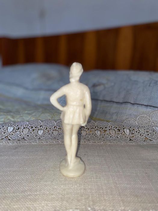 Продам статуетку